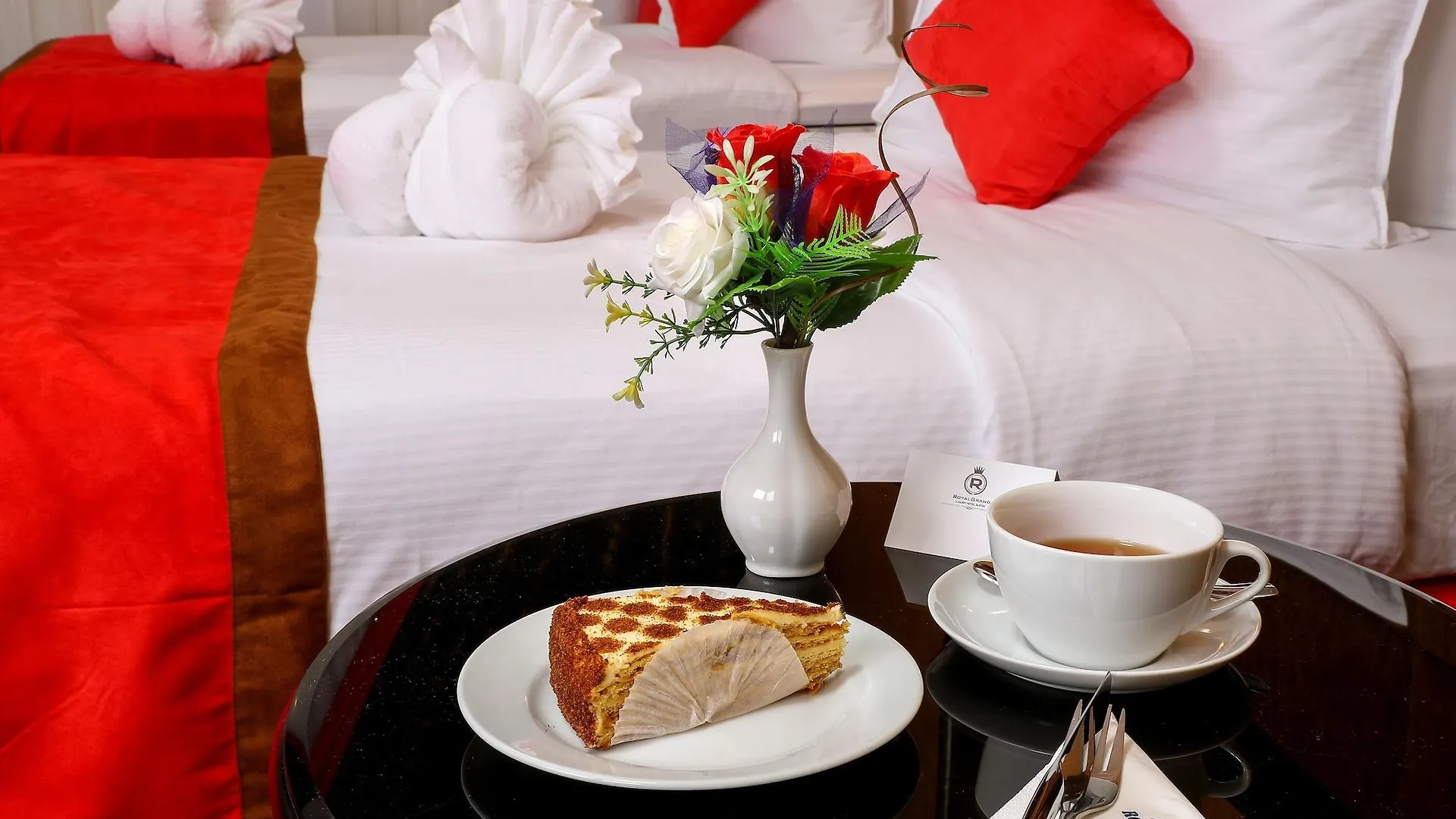 Royal Grand Suite Hotel Sharjah Aparthotel