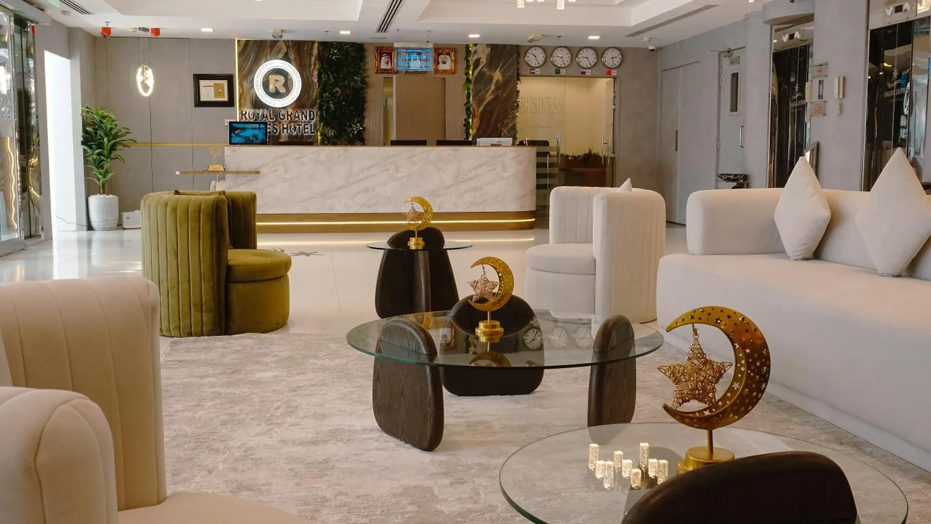 Royal Grand Suite Hotel Sharjah 4*,