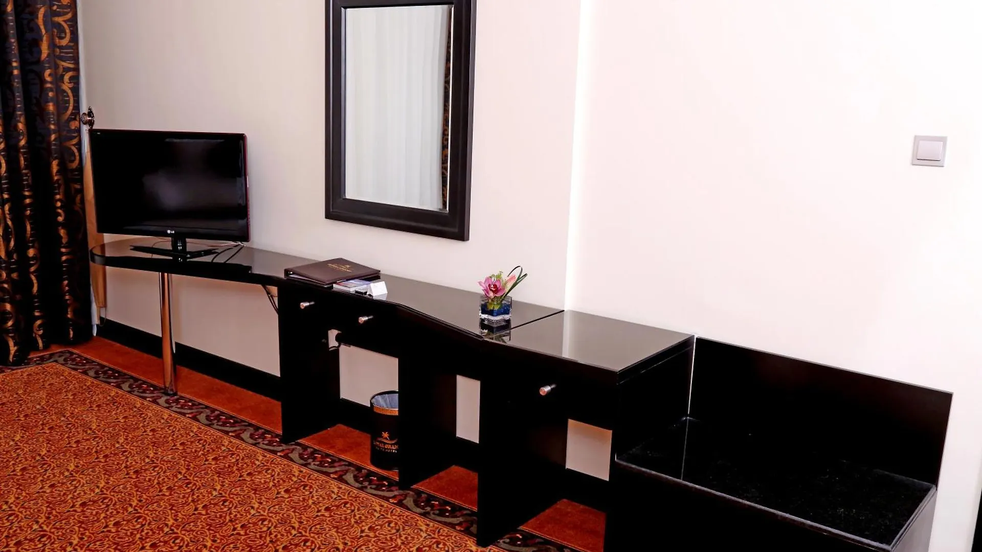 Aparthotel Royal Grand Suite Hotel Sharjah