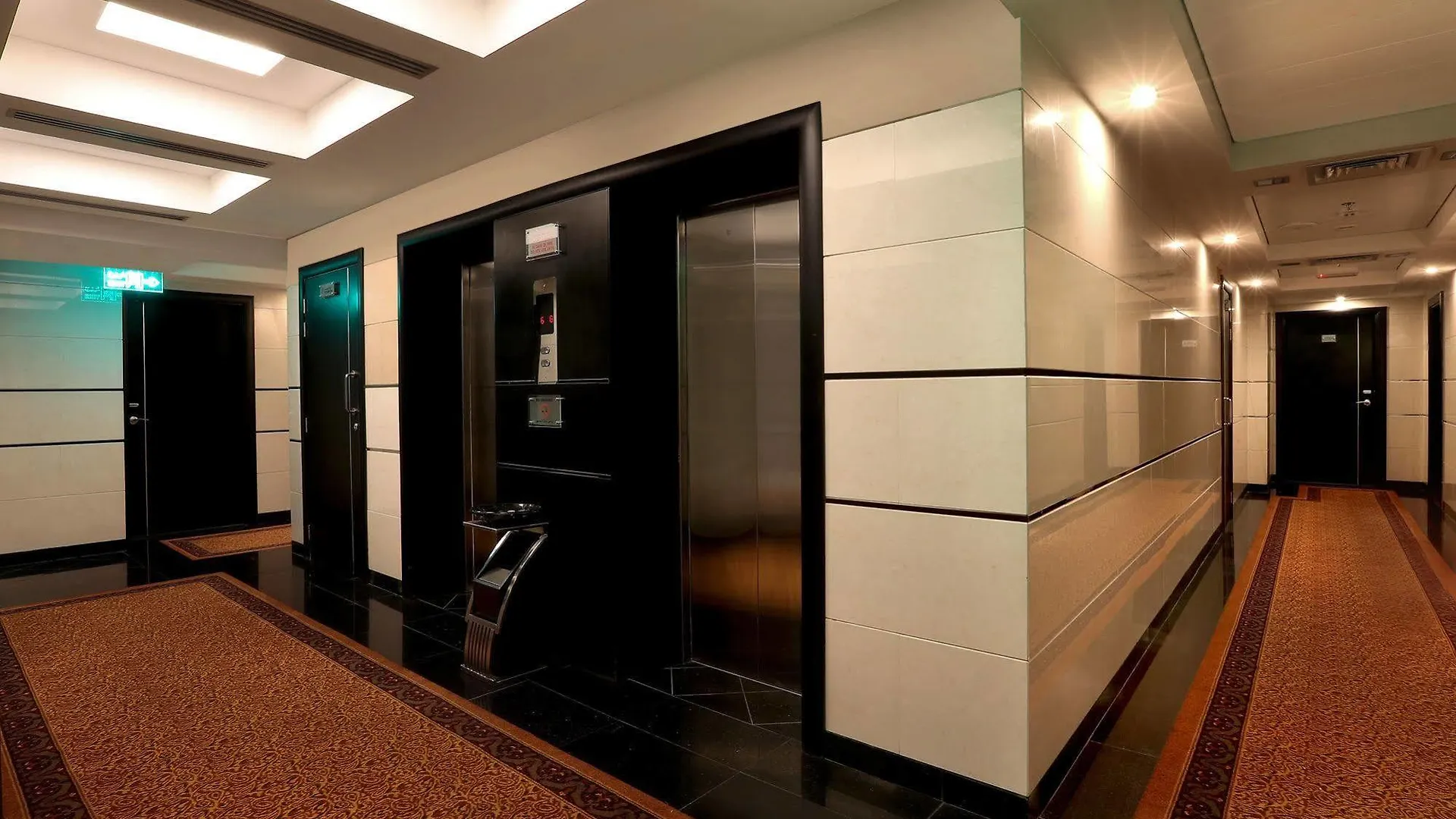 Royal Grand Suite Hotel Sharjah Aparthotel