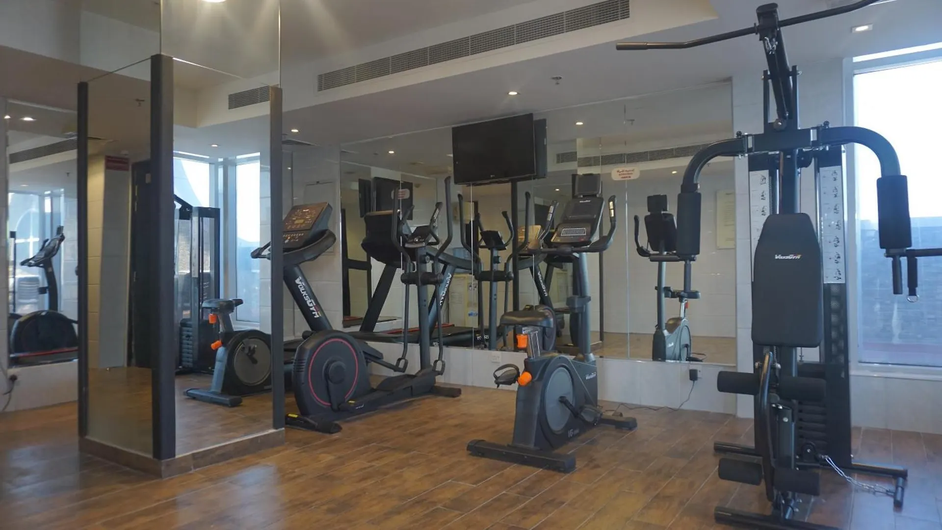 Royal Grand Suite Hotel Sharjah Aparthotel