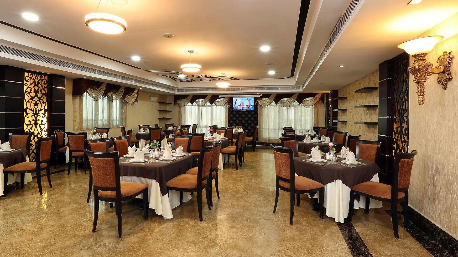 Royal Grand Suite Hotel Sharjah Aparthotel